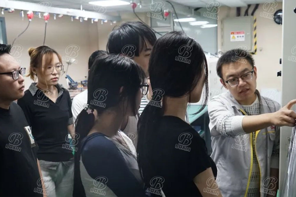 学校と企業の協力